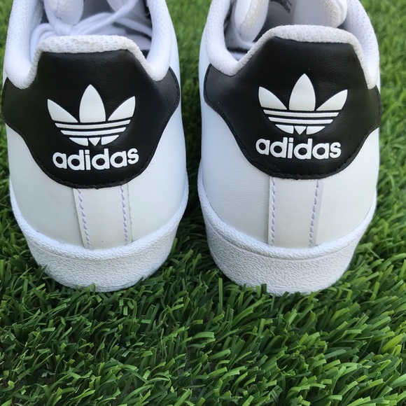 🎩 Adidas Superstar Sneakers 🎩 - Picture 4 of 8